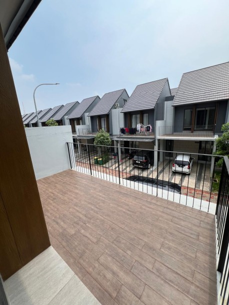 Rumah siap huni dekat ke AEON MALL & IKEA JAKARTA GARDEN CITY-0