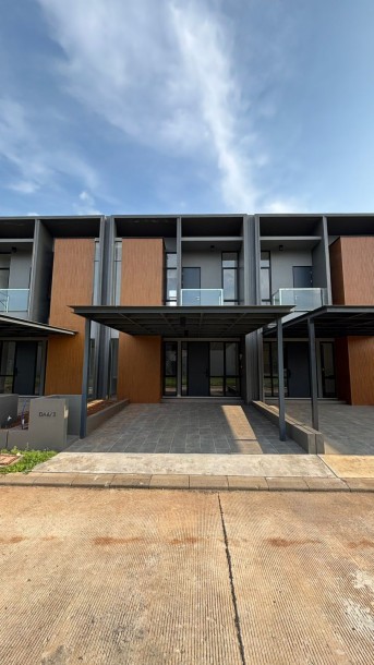 Rumah Modern Classic siap huni di Grand Residence City, Bekasi-1
