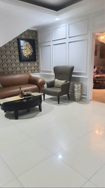 Rumah exclusive di JGC, Dbanyan semi furnish lokasi strategis dekat ke toll-2