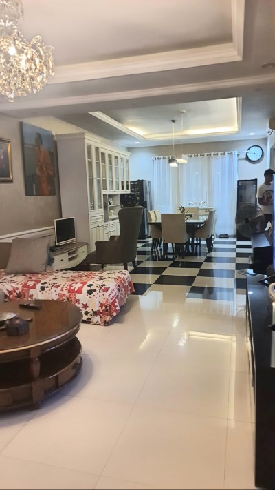 Rumah exclusive di JGC, Dbanyan semi furnish lokasi strategis dekat ke toll