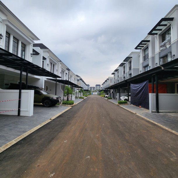 Rumah Mewah Bukit Podomoro Jakarta Timur-1