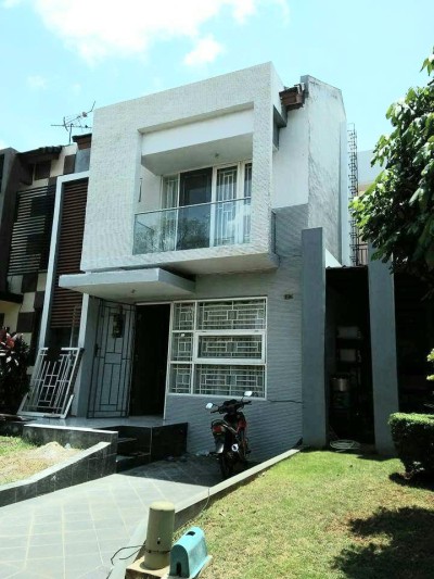 FOR SALE: Rumah Siap huni di Royal Serpong Village, Tangerang