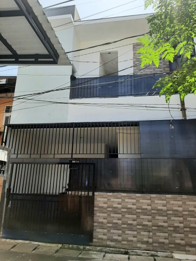 Dijual Rumah Kos2an 3 Lantai Lokasi Sangat strategis di Tanjung Duren, Jakarta Barat
